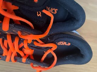 Zapatillas Asics Gel Negras y Naranjas