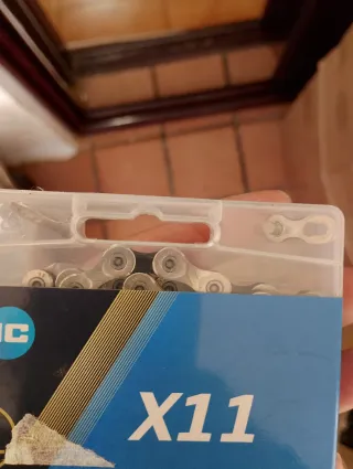 Cadena KMC X11 11 Velocidades