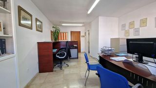 Oficina en venta en Zona Puerto Deportivo en Fuengirola