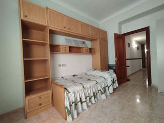 Piso en alquiler en Mercado en Alicante