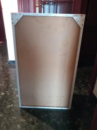 Armario de baño blanco y multicolor