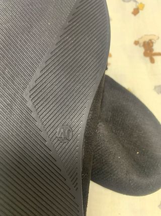 Zapatilla de vestir negra