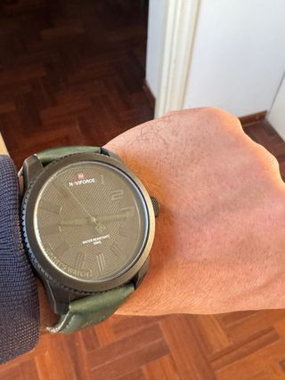 Orologio elegante Nero e Verde