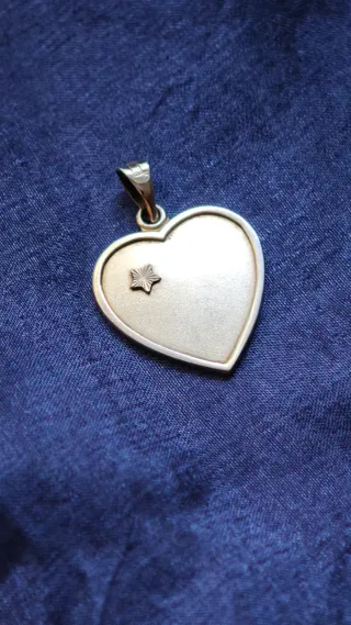 Colgante corazón de plata con estrella