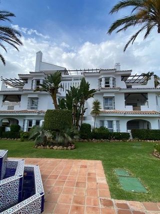 Piso en alquiler en Los Naranjos - Las Brisas en Marbella