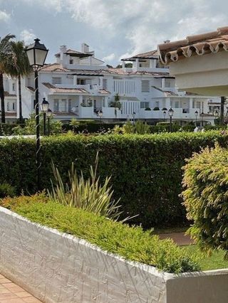 Piso en alquiler en Los Naranjos - Las Brisas en Marbella