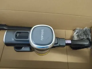 Aspiradora de mano con accesorios