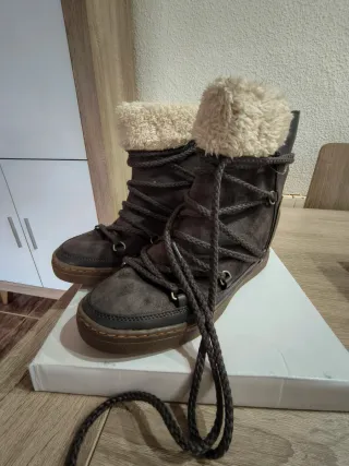 Botas de montaña mujer con borreguito