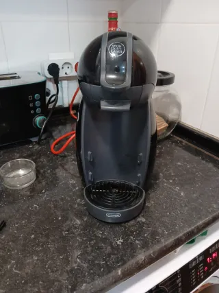 Cafetera Dolce Gusto Negra