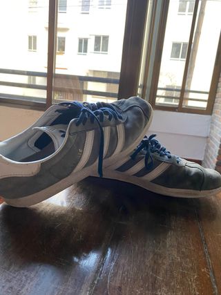 Adidas Galleze Azules y Blancas