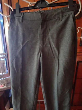 Pantalón colegial niño gris talla 9-10 años en bue