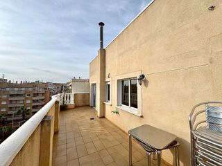Ático en alquiler en Playa del Cura en Torrevieja