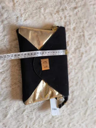 Bolso bandolera negro y dorado nuevo
