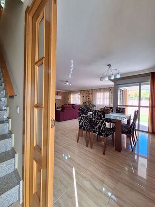 Casa adosada en alquiler en Corralejos - Campo de las Naciones en Madrid