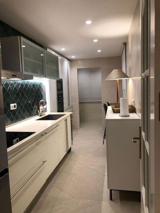 Ático en alquiler en Puerto de la Duquesa en Manilva