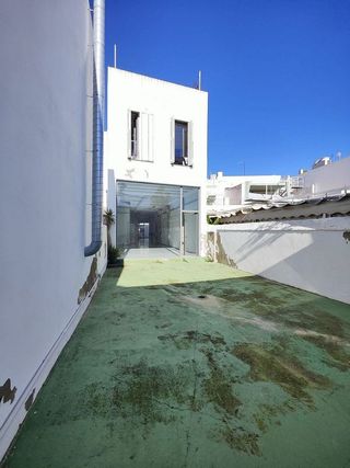 Local comercial en alquiler en Centro en Tomares