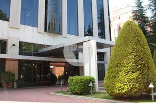 Oficina en alquiler en Costillares en Madrid