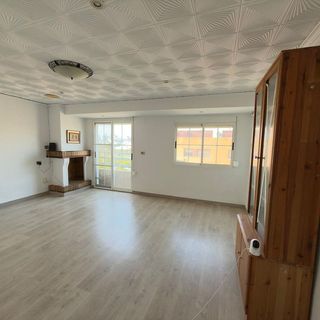 Piso en alquiler en Avda. de Abril. - 9 de octubre en Sagunto