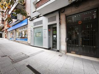 Local comercial en alquiler en Cuatro Caminos en Santander