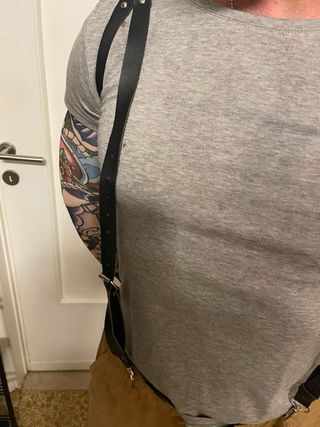 Bretelle nere con anelli