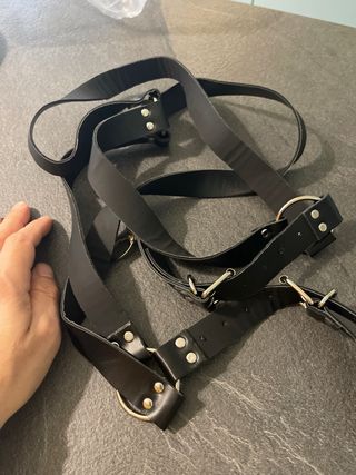 Bretelle nere con anelli