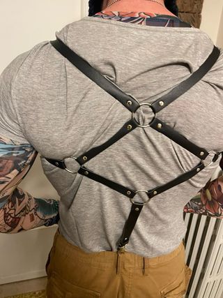 Bretelle nere con anelli