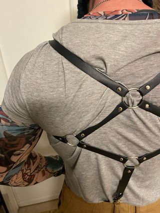 Bretelle nere con anelli