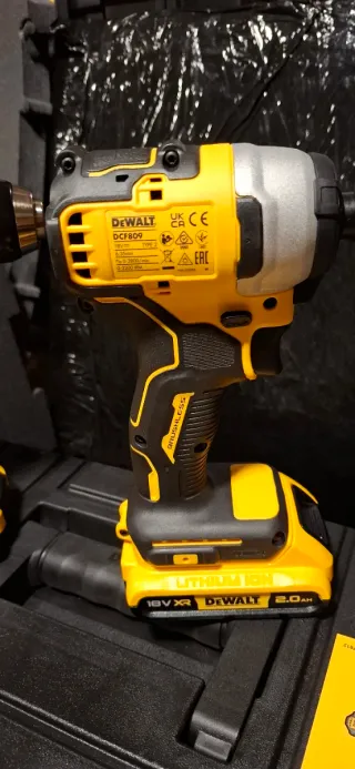 Kit DeWalt DCK2062D2T Taladro y Atornillador