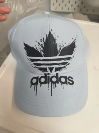 Gorra Nike Beige con Estampado Animal Print