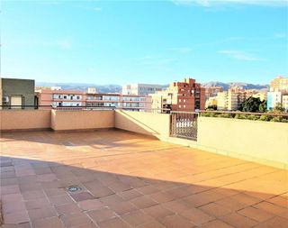 Ático en alquiler en San Luis en Almería