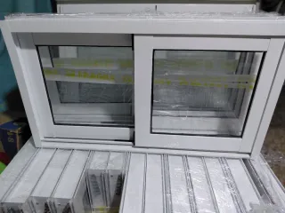 Ventanas correderas blancas nuevas