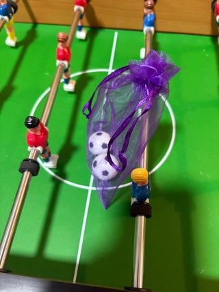 Biliardino da tavolo con piedini