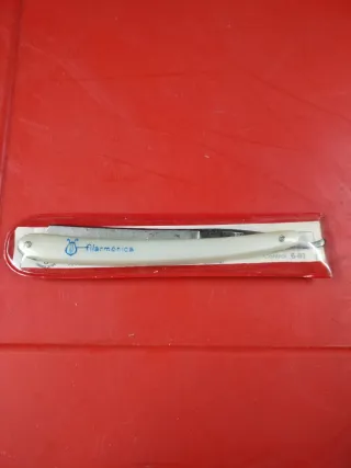 Navaja de barbero antigua Filarmónica