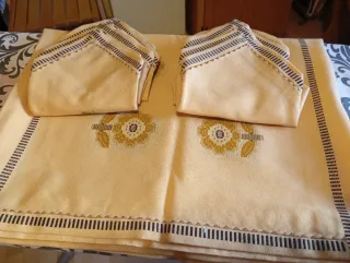 Mantelería 9 cubiertos sin estrenar