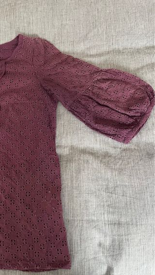 Camisa morada bordada