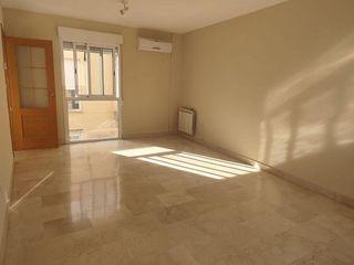 Piso en alquiler en Barrio de Zaidín en Granada