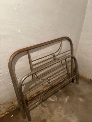 Cabecero y piecero antiguo de metal