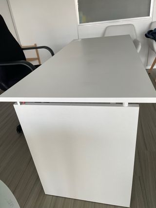 Mesa de despacho blanca