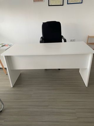 Mesa de despacho blanca