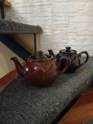 2 Piccole Teiere Rustiche Marrone e Nero