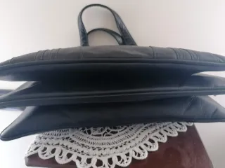 Borsa in pelle colore blu scuro