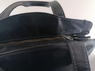 Borsa in pelle colore blu scuro