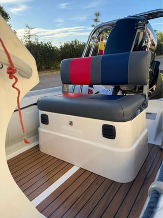 Barco semirrígido Valiant 520