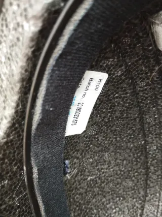 Casco, guantes y máscara de esquí