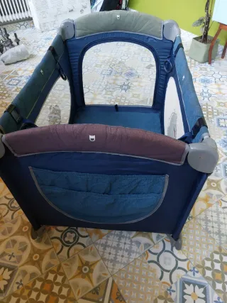 Cuna de viaje plegable