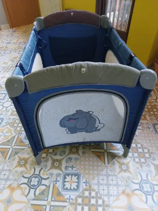 Cuna de viaje plegable