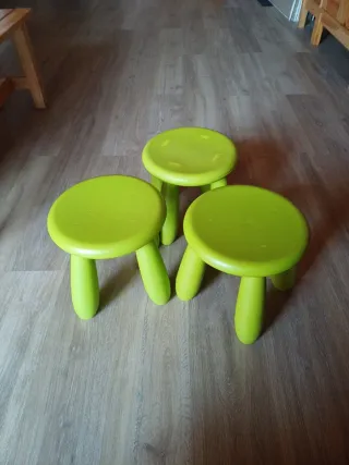 Taburetes infantiles Ikea verdes (3 unidades)