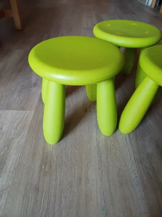 Taburetes infantiles Ikea verdes (3 unidades)