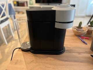 Cafetera Nespresso negra