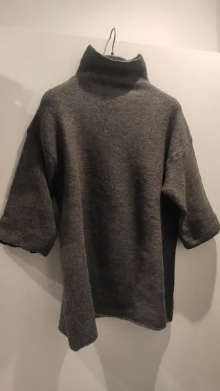 Jersey gris cuello alto